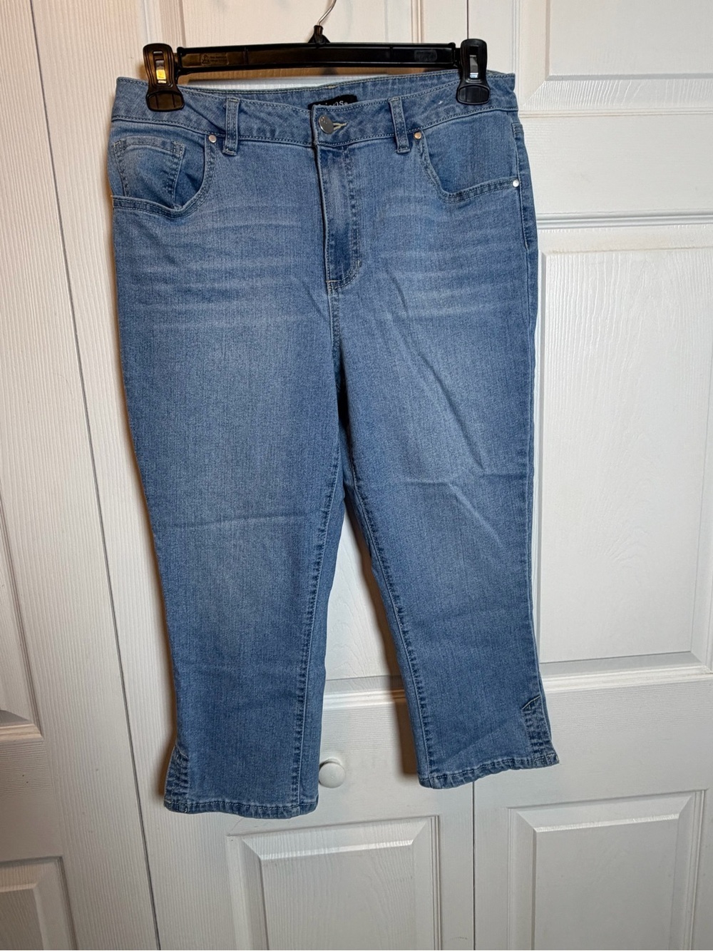 d.jeans Women’s Light Wash Capri Jeans Size 12 Stretch Mid Rise Denim